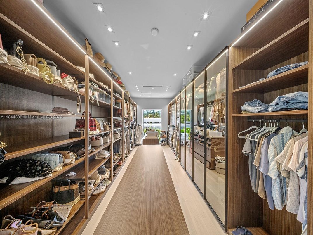 Interior, Recessed Lighting, Walk-in Closets