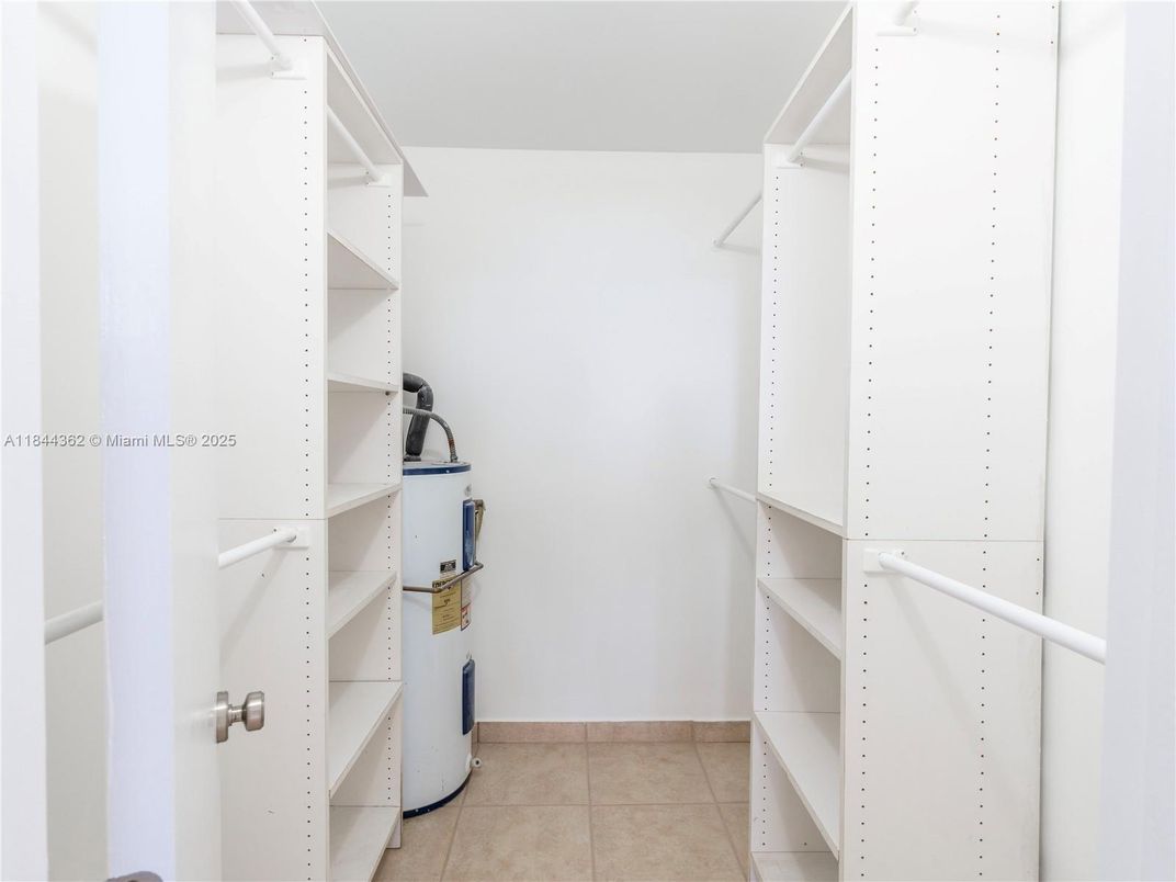Interior, Walk-in Closets