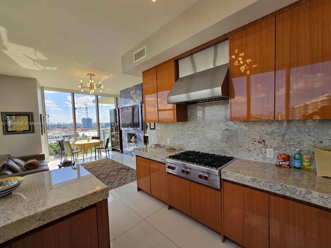 Dining room, Interior, Kitchen, Stainless Steel Appliances