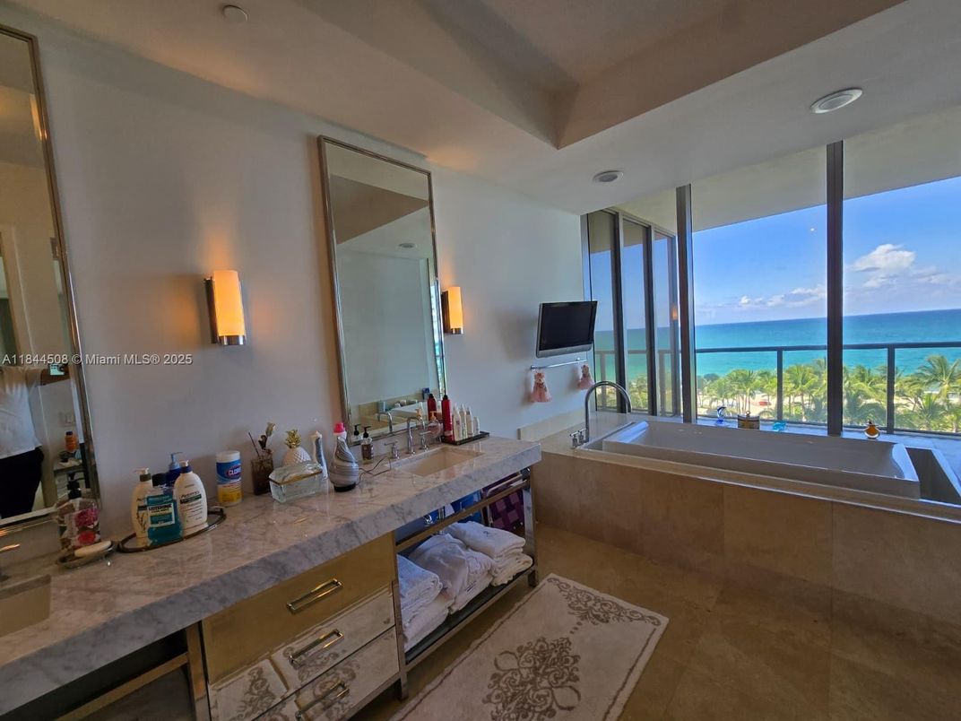 Bathroom, Interior, Recessed Lighting, Water