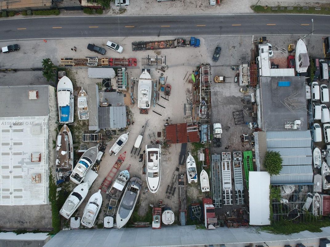 Exterior, Drone
