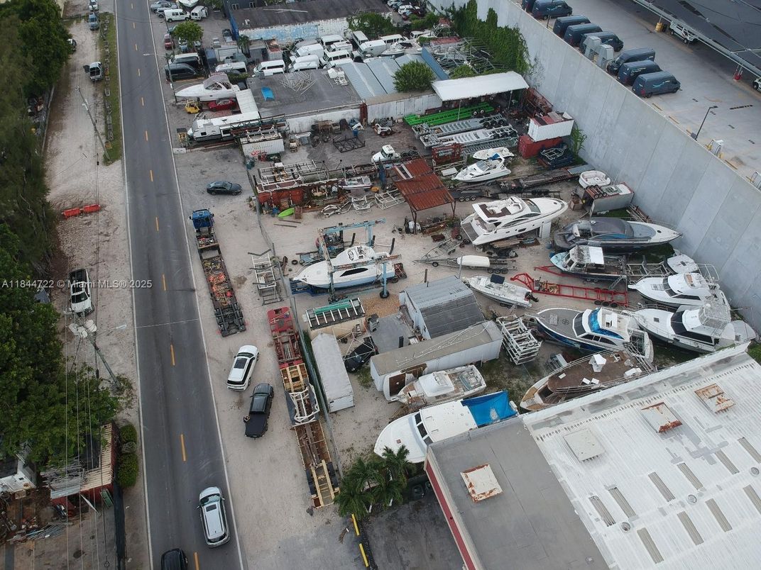Exterior, Drone