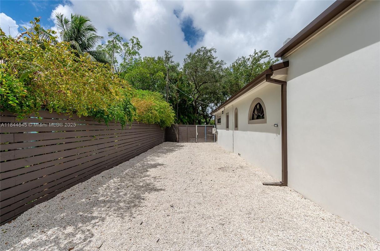 Backyard, Exterior