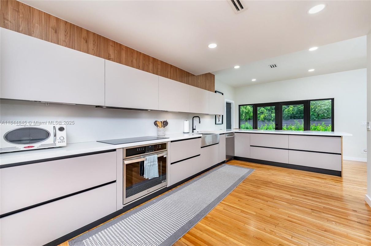 Interior, Kitchen, Recessed Lighting, Wood Texture Flooring