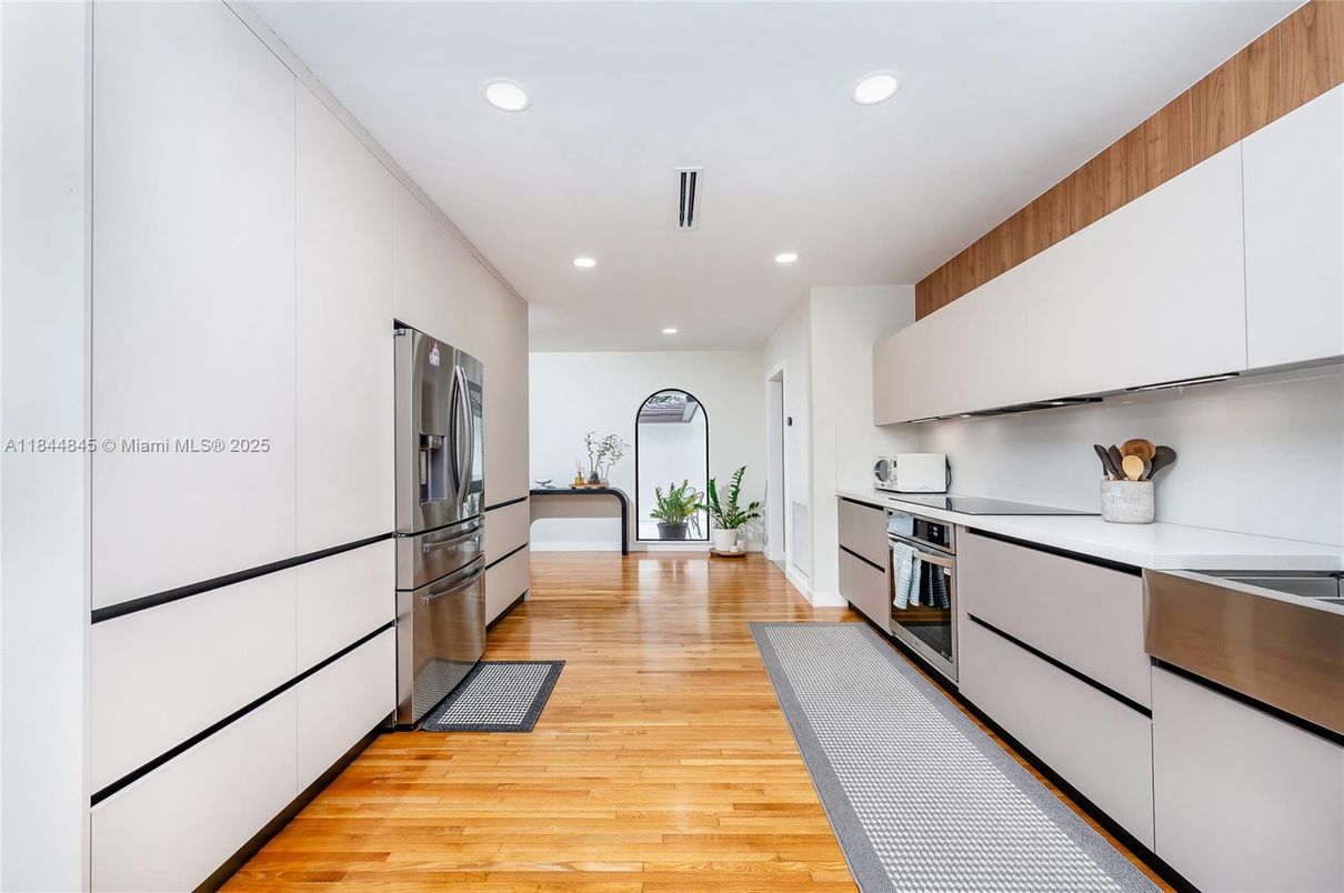 Interior, Kitchen, Recessed Lighting, Wood Texture Flooring