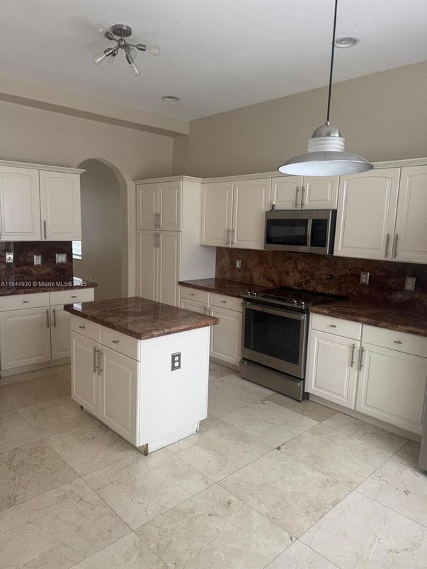Interior, Kitchen, Pendant Lights