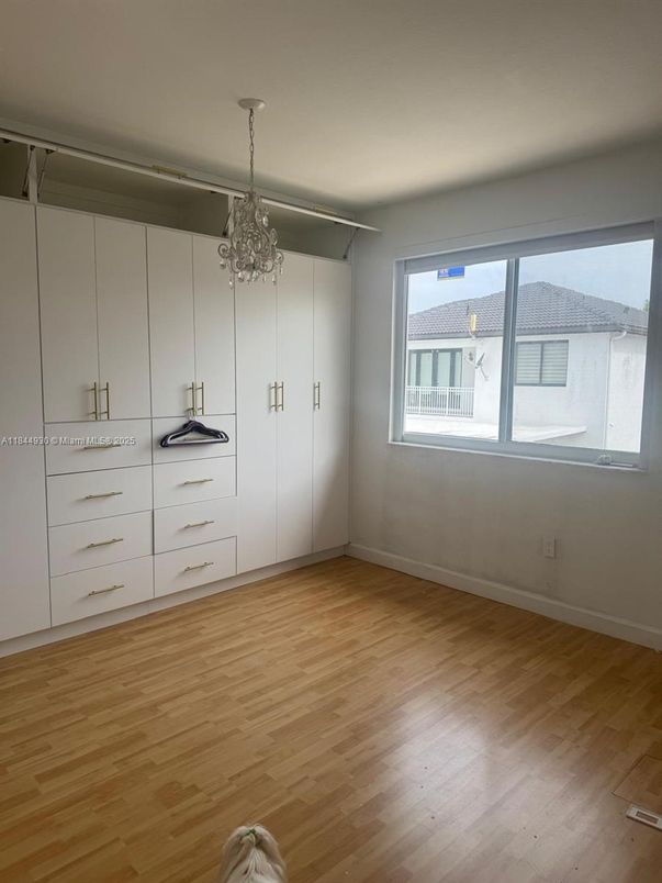 Chandelier, Empty room, Interior, Wood Texture Flooring