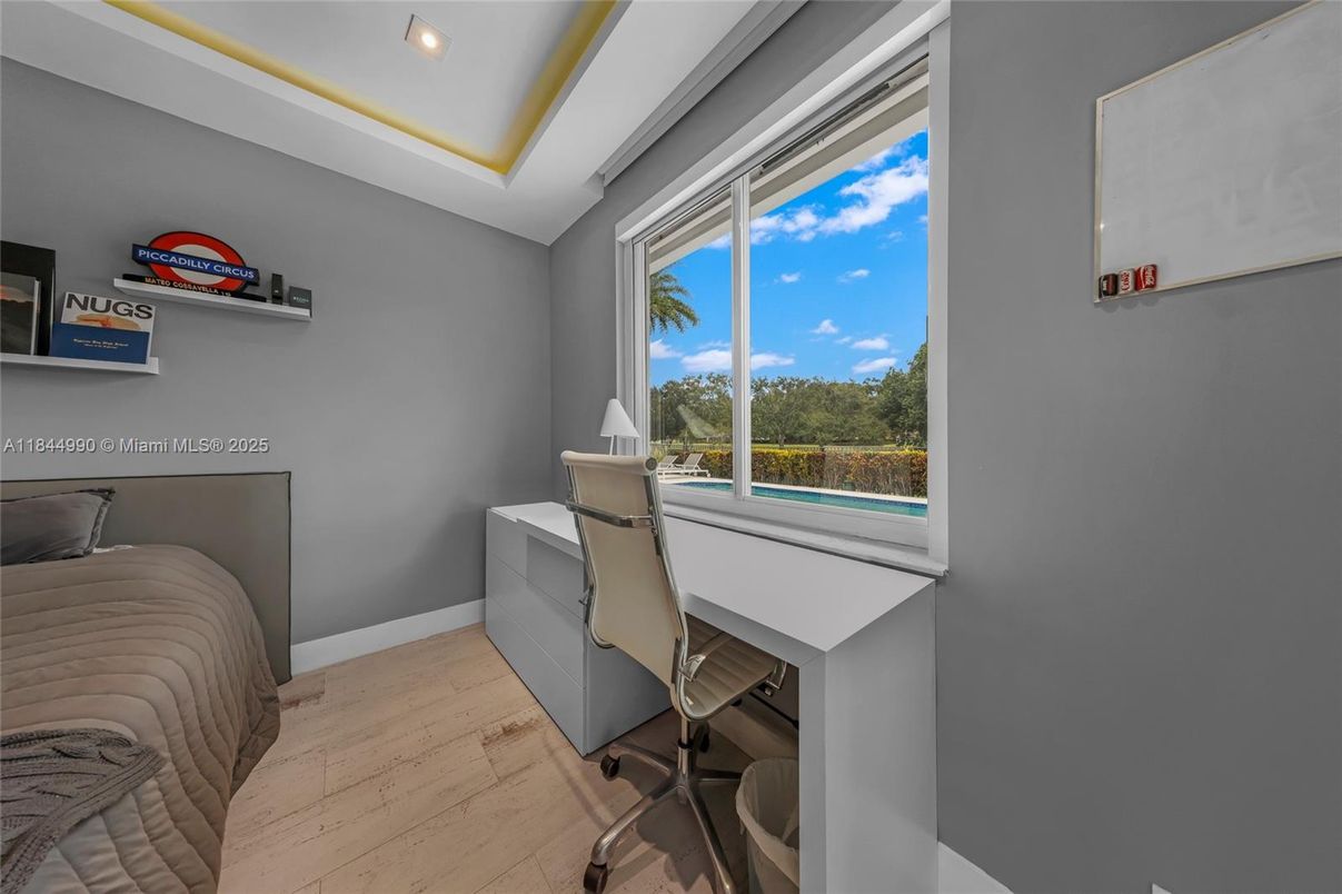 Home Office, Interior, Recessed Lighting, Wood Texture Flooring