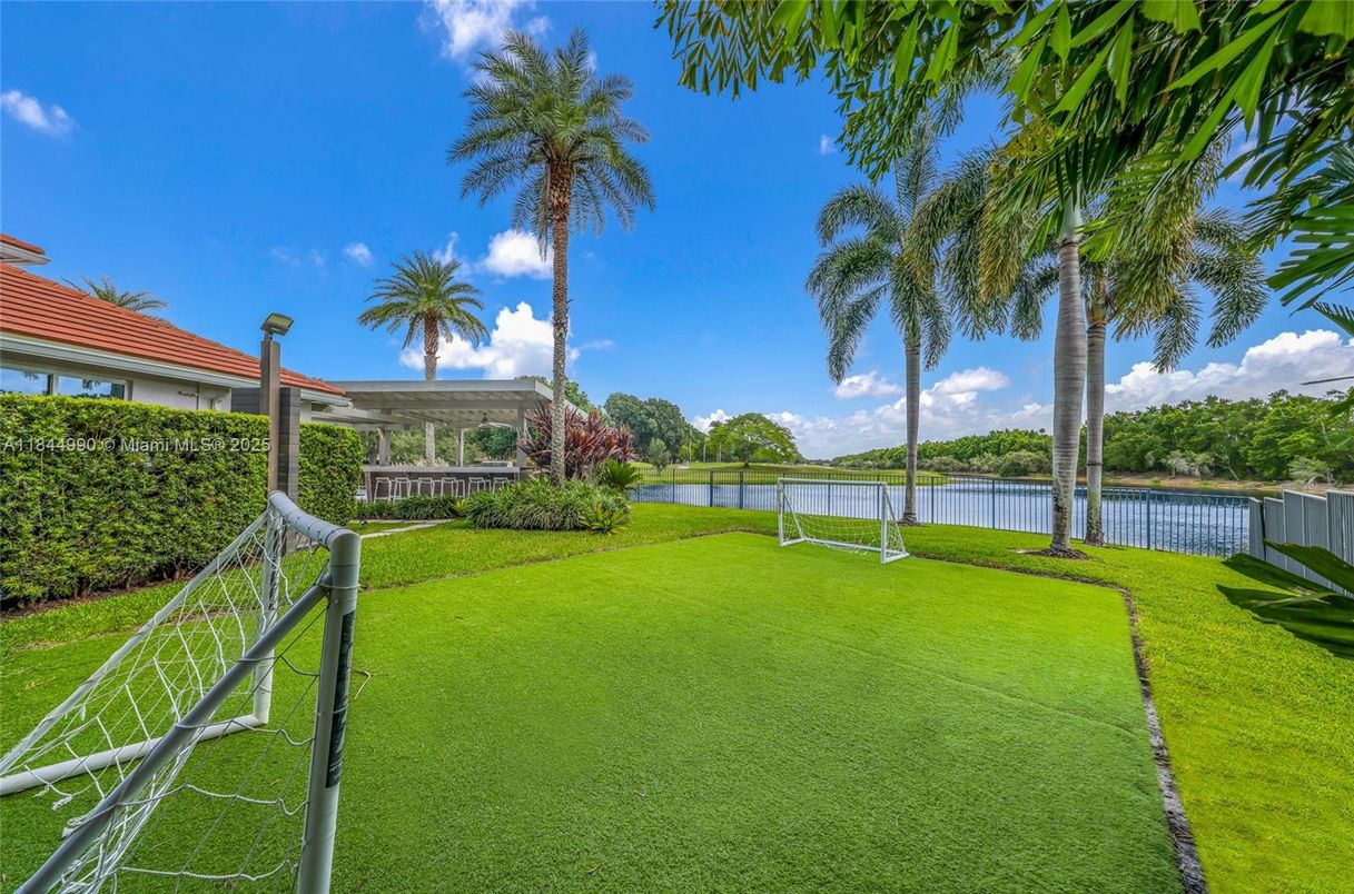 Backyard, Exterior, Water