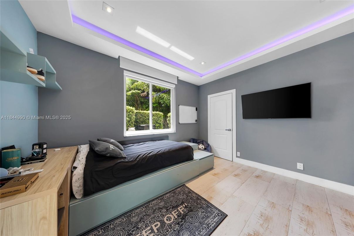 Bedroom, Home Office, Interior, Recessed Lighting