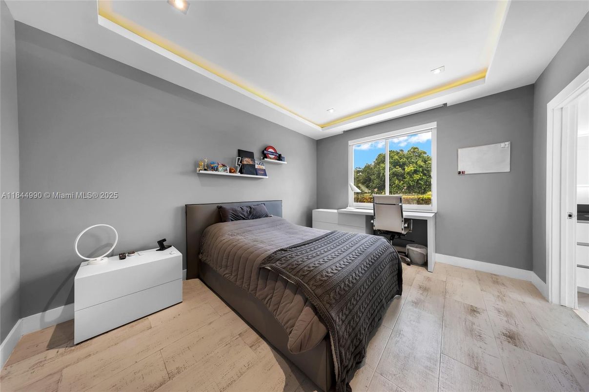 Bedroom, Home Office, Interior, Recessed Lighting, Wood Texture Flooring