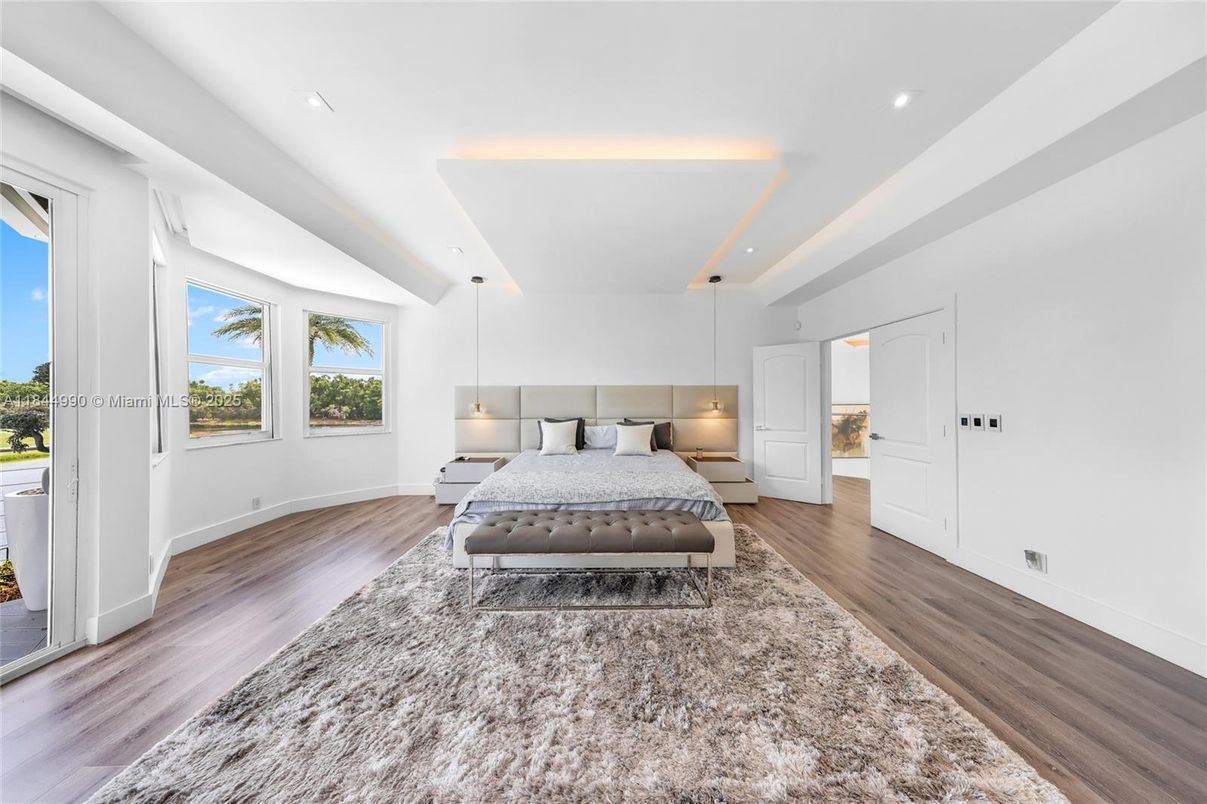 Bedroom, Interior, Pendant Lights, Recessed Lighting, Wood Texture Flooring