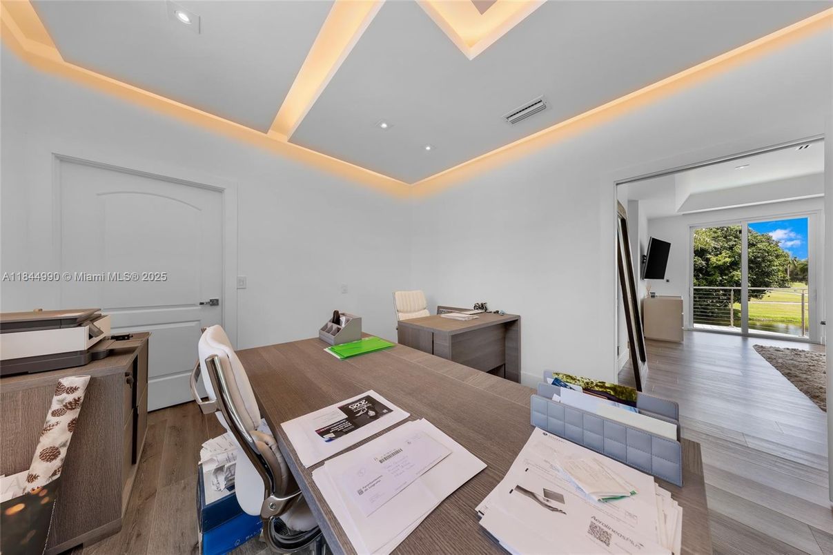 Home Office, Interior, Recessed Lighting, Wood Texture Flooring