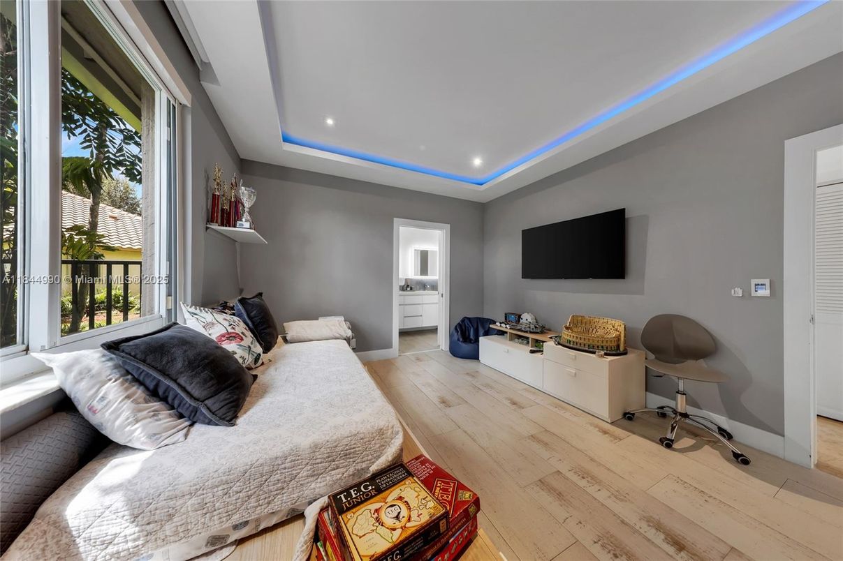 Bedroom, Interior, Recessed Lighting, Wood Texture Flooring