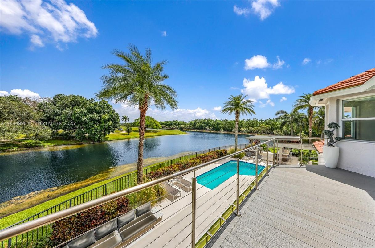 Exterior, Pool, Water