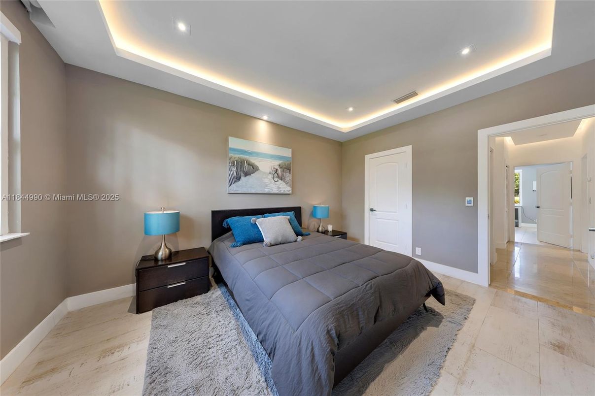 Bedroom, Interior, Recessed Lighting