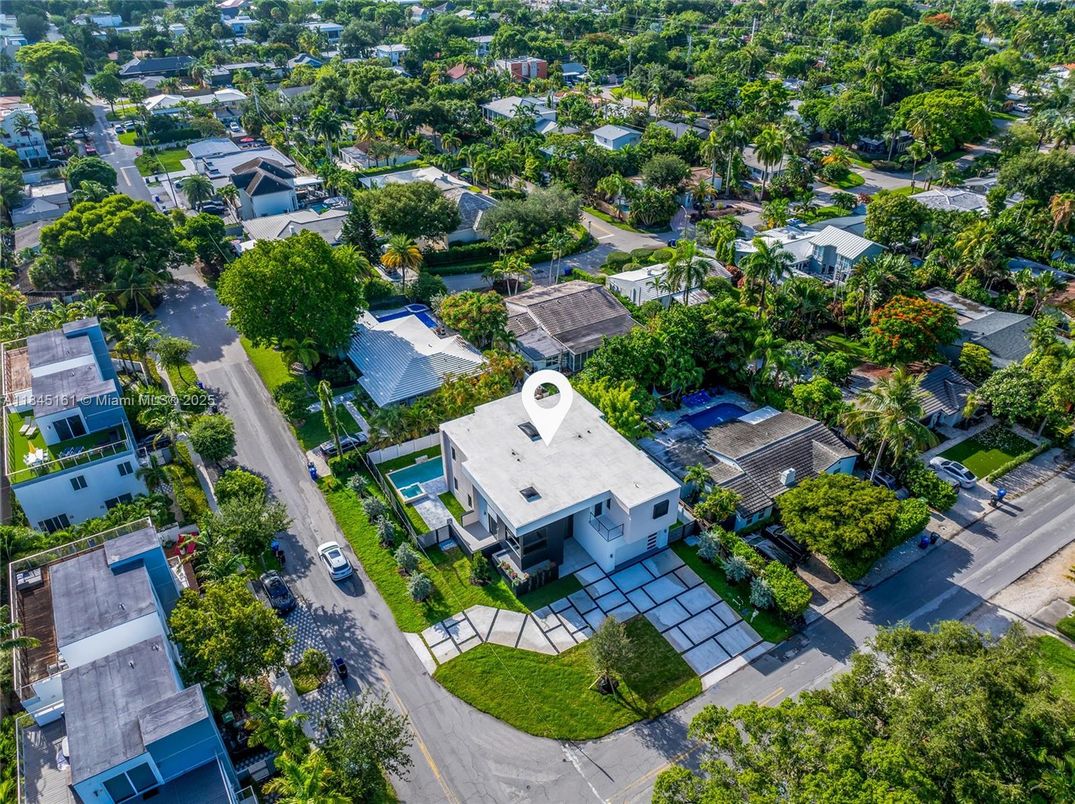 Exterior, Drone