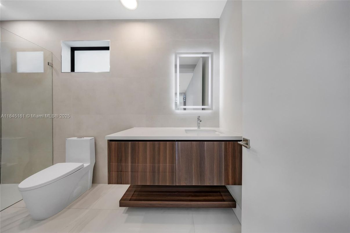 Bathroom, Interior, Recessed Lighting