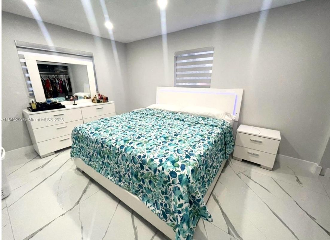 Bedroom, Interior, Marble, Recessed Lighting