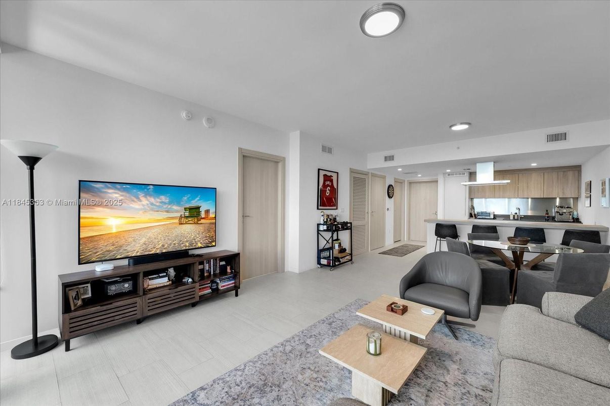 Dining room, Interior, Kitchen, Living room, Recessed Lighting