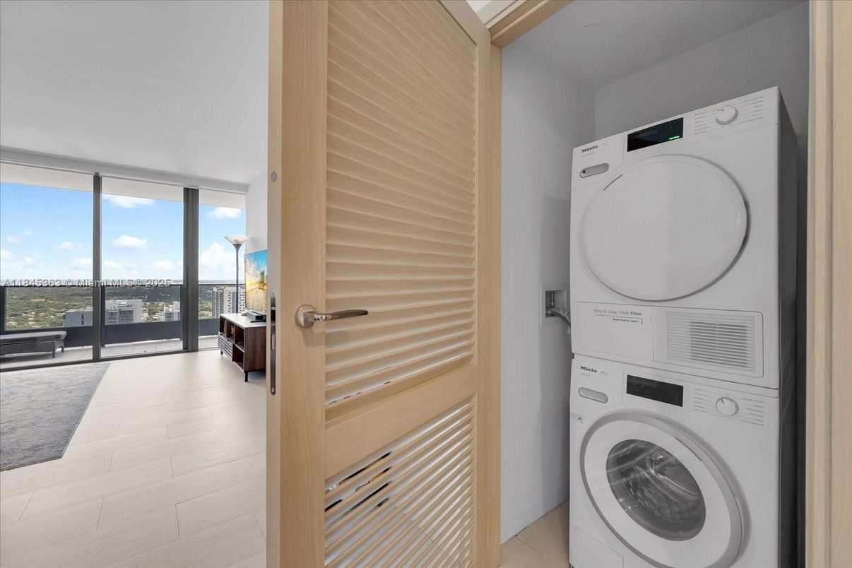 Interior, Utility Closets, Washer, Water, Wood Texture Flooring
