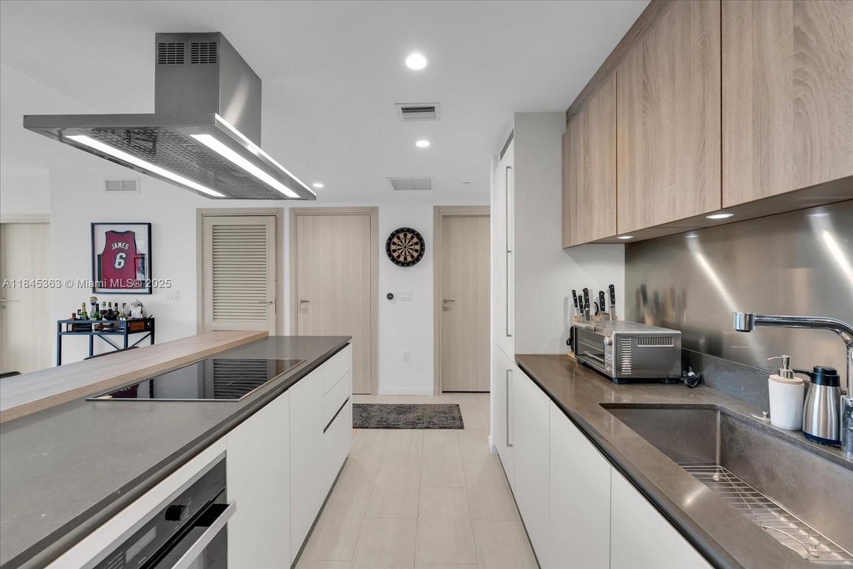Interior, Kitchen, Recessed Lighting