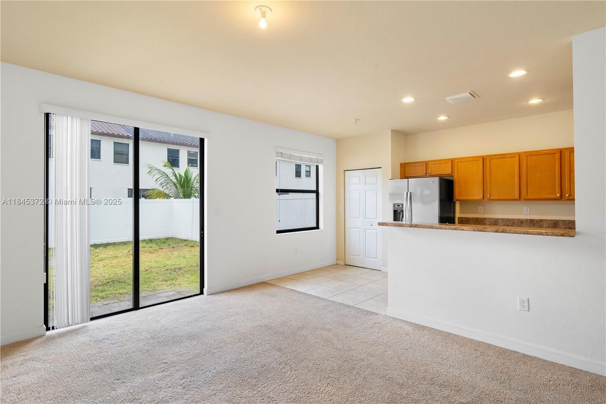 Empty room, Interior, Kitchen, Recessed Lighting