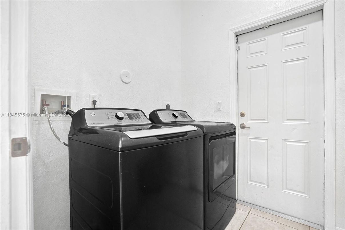 Interior, Washer