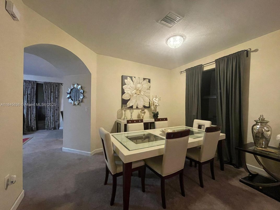 Dining room, Interior
