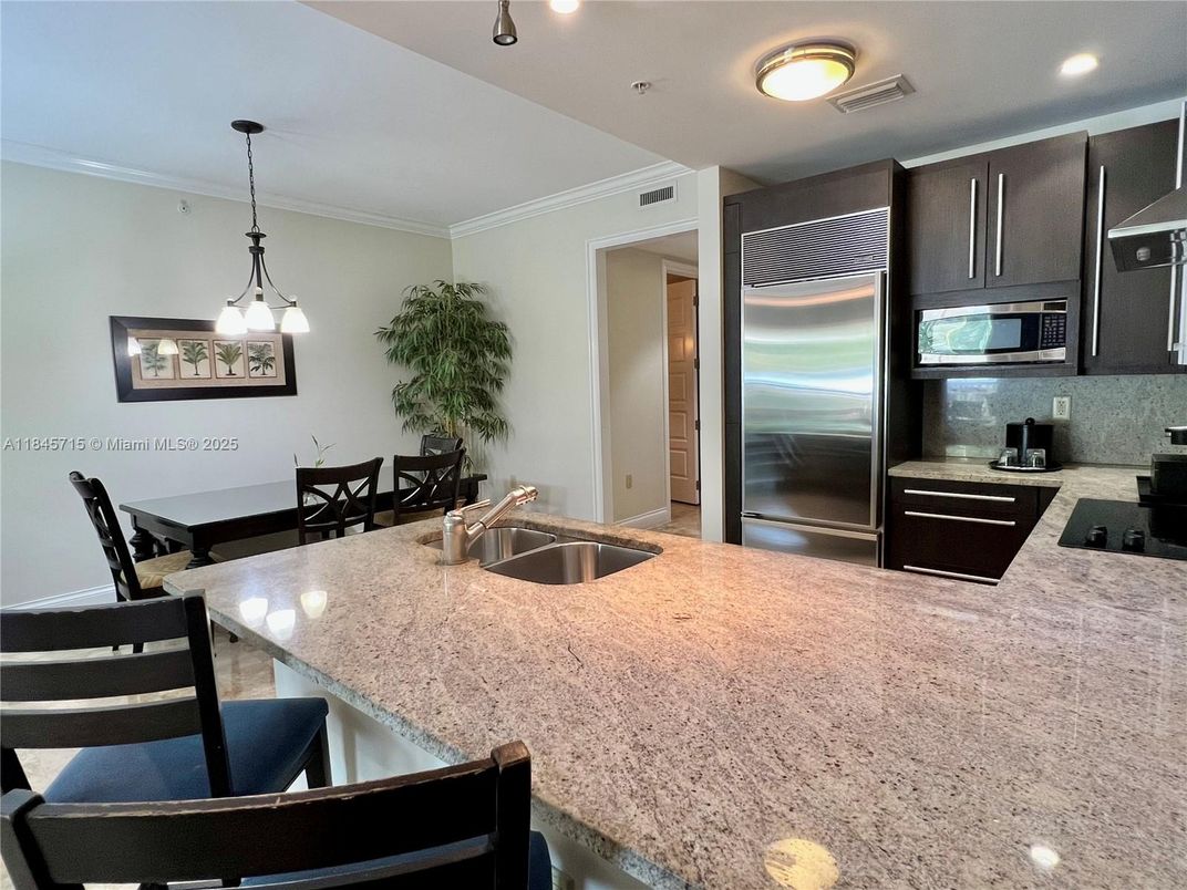 Dining room, Interior, Kitchen, Pendant Lights, Recessed Lighting, Stainless Steel Appliances