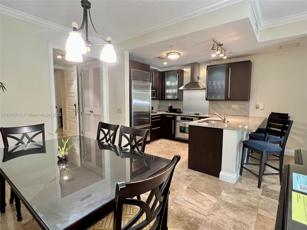 Dining room, Interior, Kitchen, Stainless Steel Appliances
