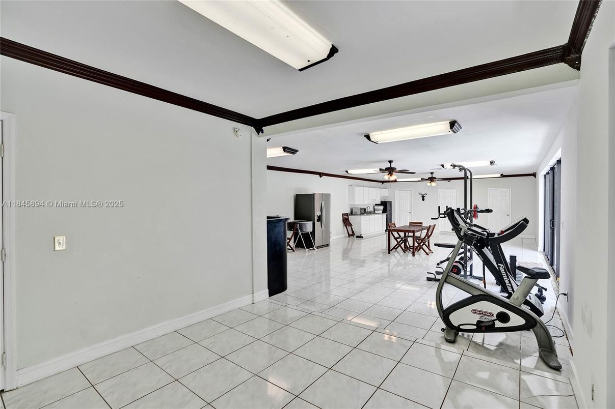 Garage, Interior