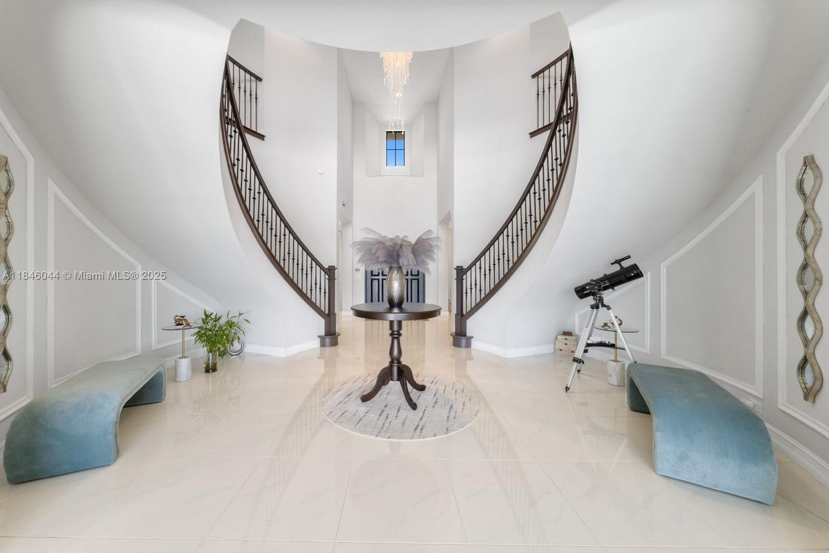 Chandelier, Interior, Marble