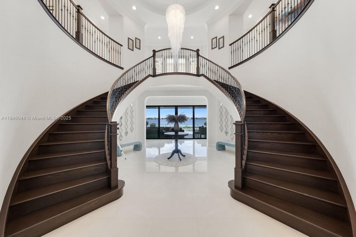 Chandelier, Interior, Recessed Lighting, Water