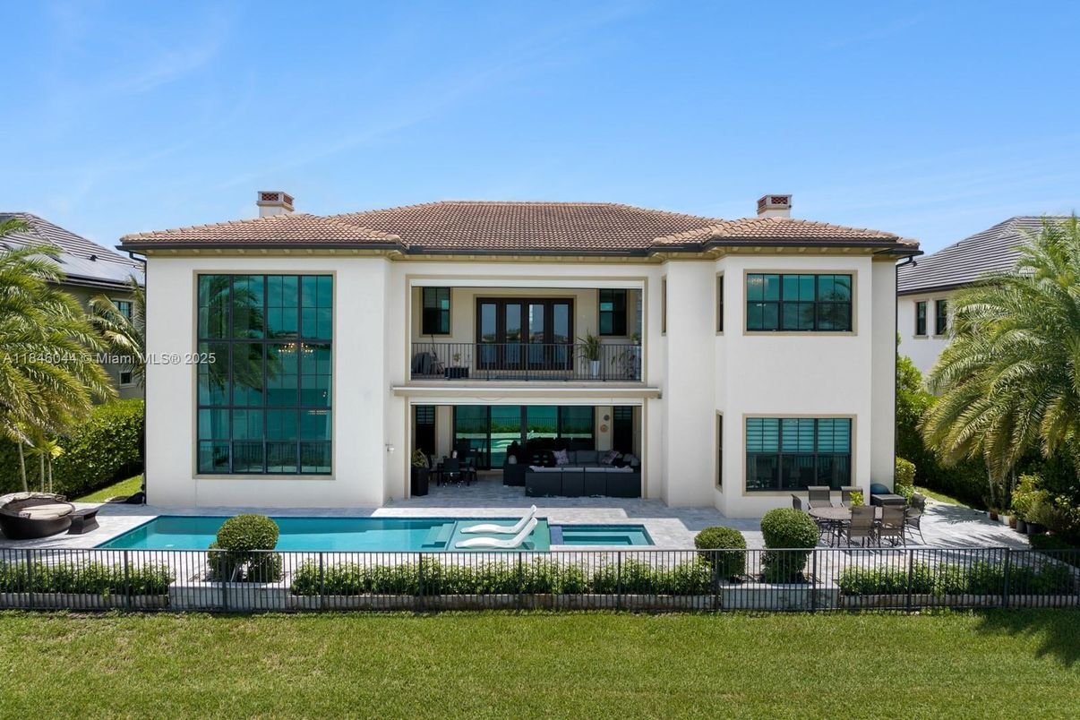 Backyard, Exterior, Facade, Pool, Mediterranean