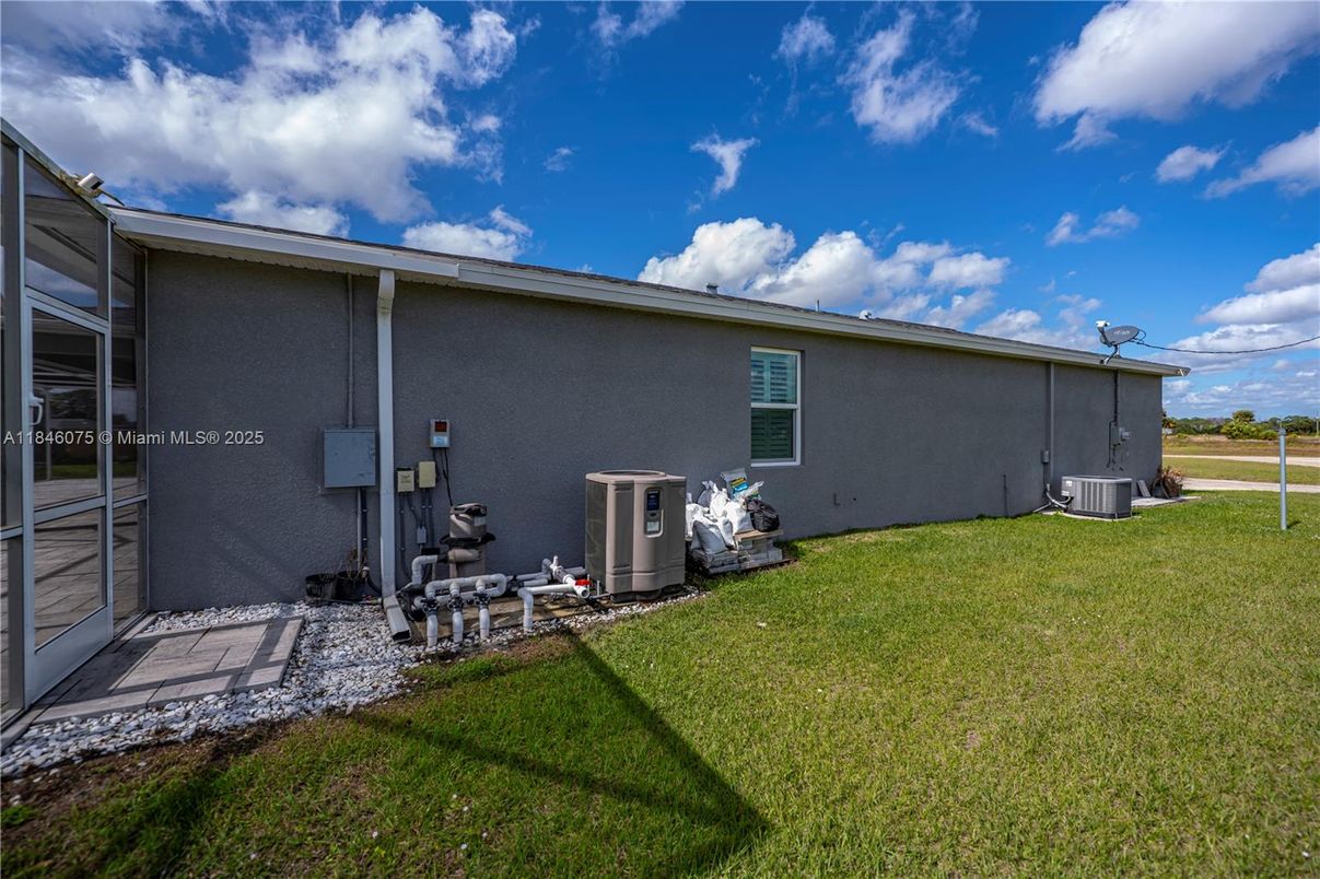 Backyard, Exterior