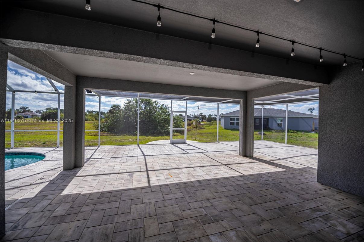 Interior, Pool, Sun Room