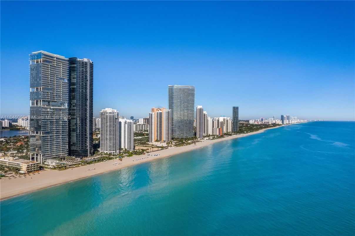 Exterior, Pool, Water, Skyline