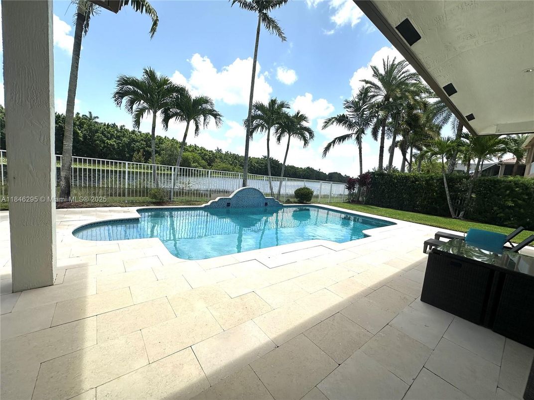 Exterior, Pool, Water