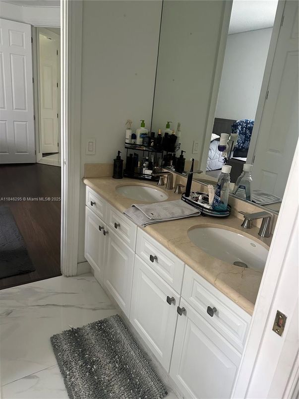 Bathroom, Dual Sink Vanities, Interior, Marble
