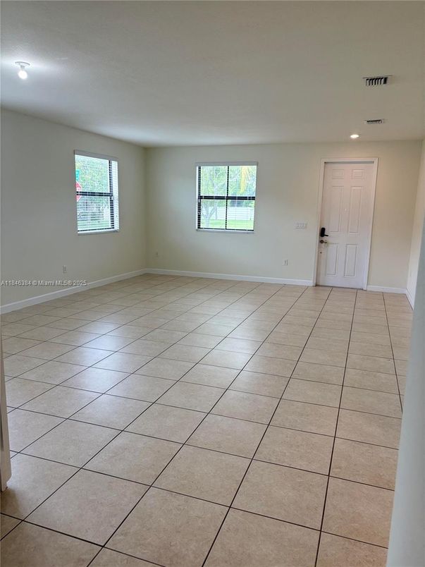 Empty room, Interior, Recessed Lighting