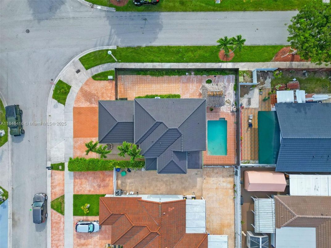 Exterior, Drone