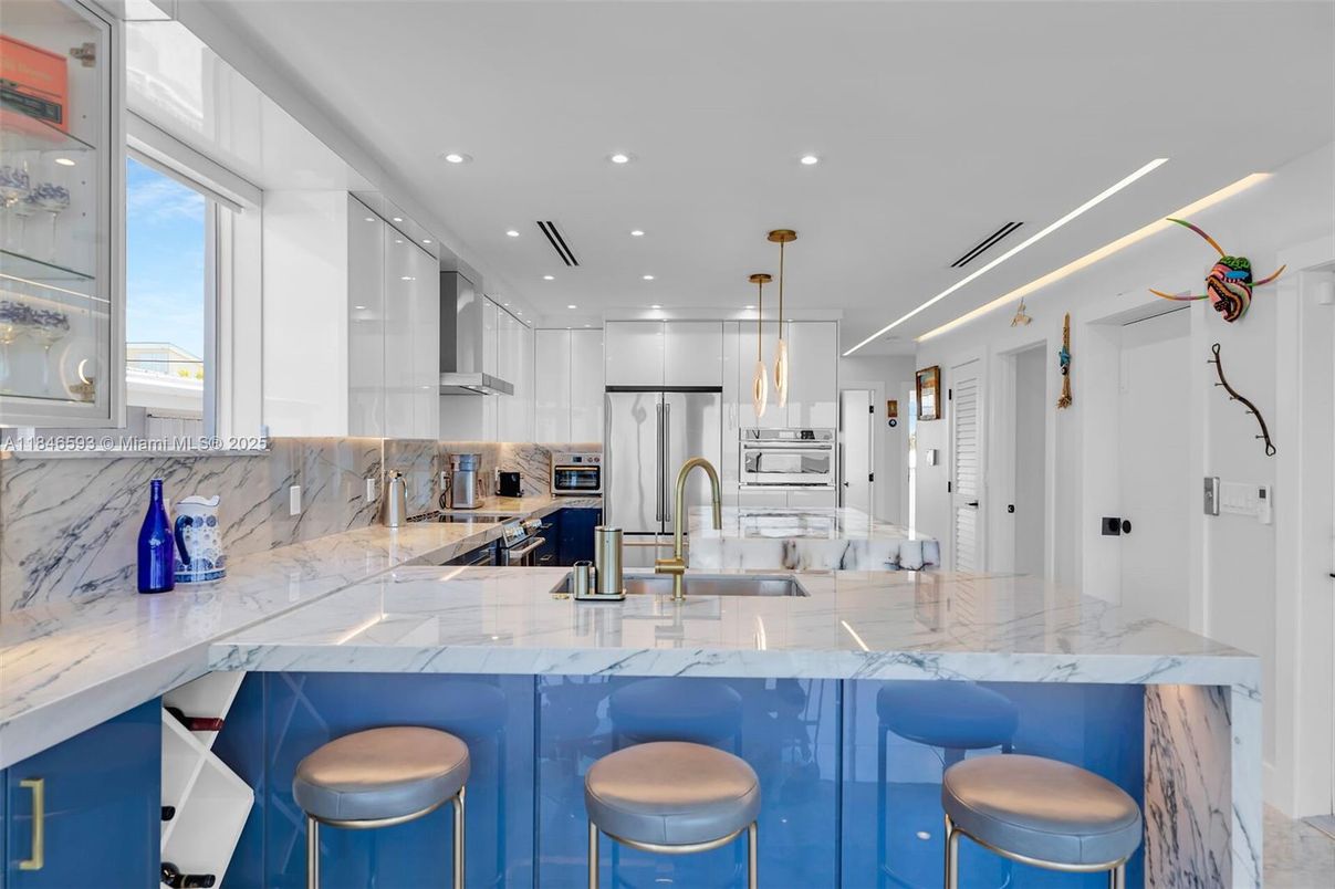 Interior, Kitchen, Pendant Lights, Recessed Lighting, Stainless Steel Appliances