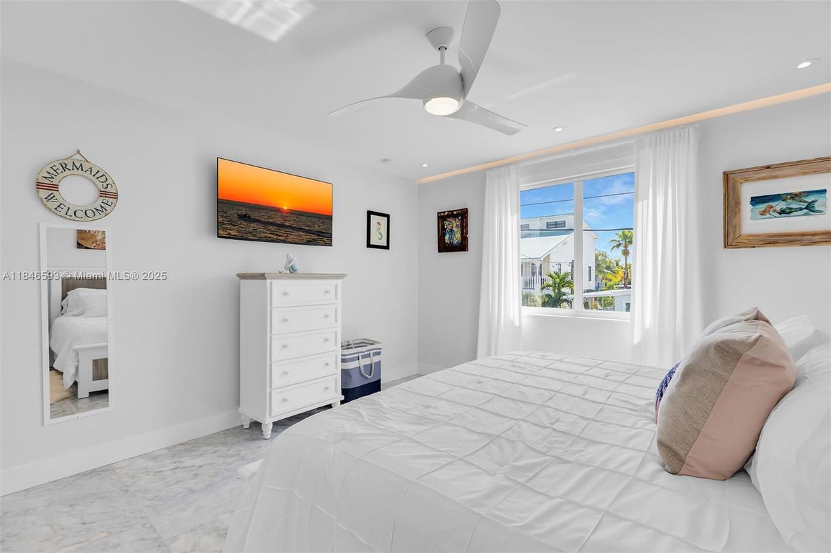 Bedroom, Interior, Marble, Recessed Lighting