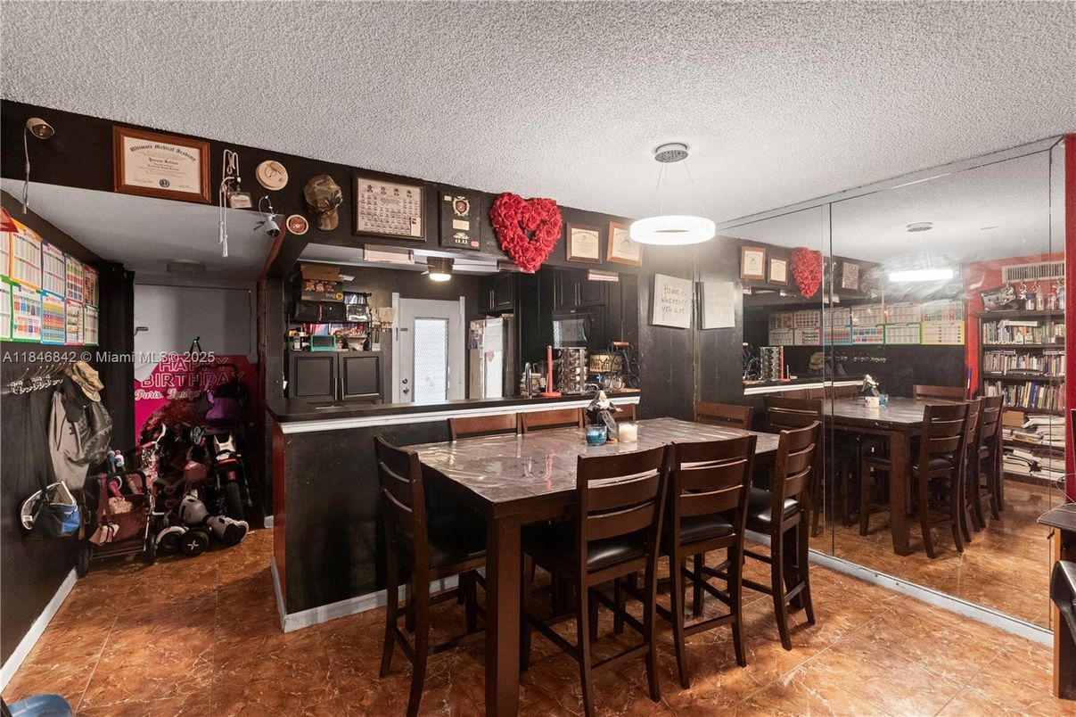 Dining room, Interior, Pendant Lights