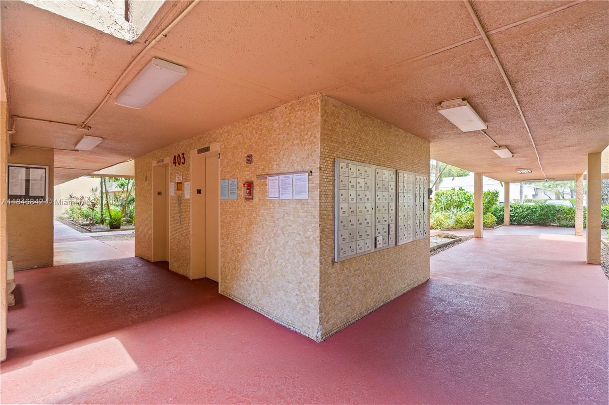Elevator, Interior