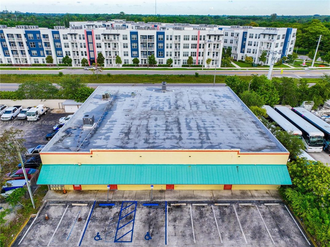 Exterior, Drone