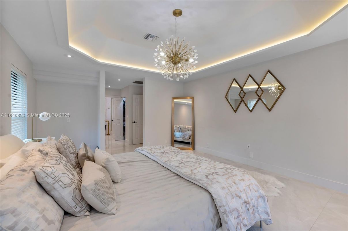 Bedroom, Interior, Pendant Lights, Recessed Lighting