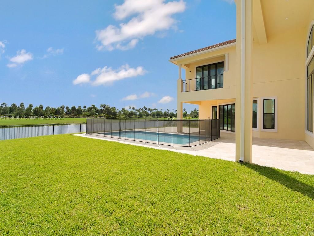 Backyard, Exterior, Pool, Water