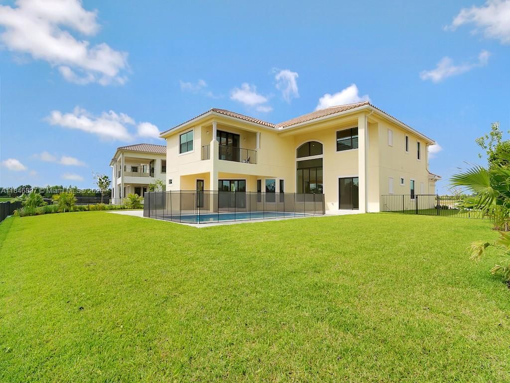 Backyard, Exterior, Pool